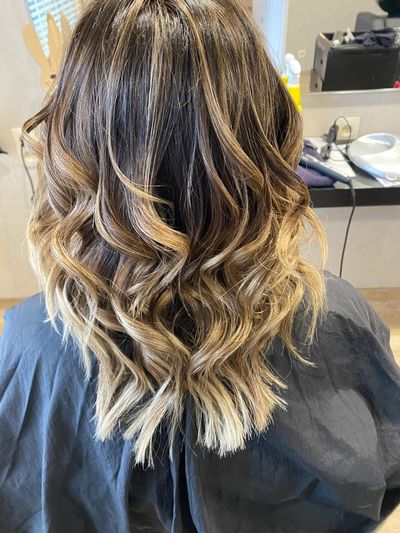 Blonde balayage met slag